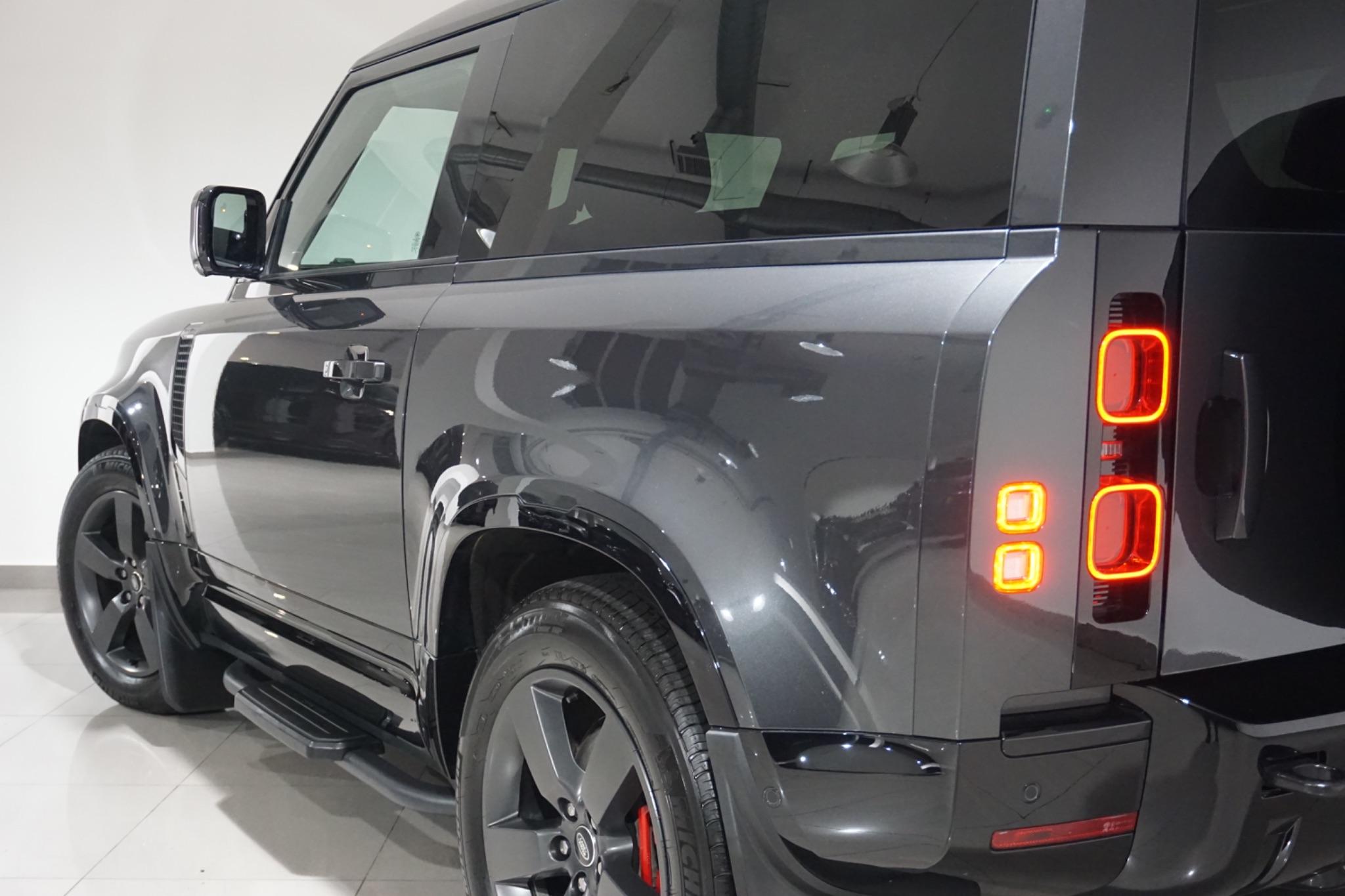 Land Rover Defender 90 3.0 D300 MHEV X-Dynamic HSE Hard Top SUV Auto 4WD SWB Euro 6 (s/s) 3dr